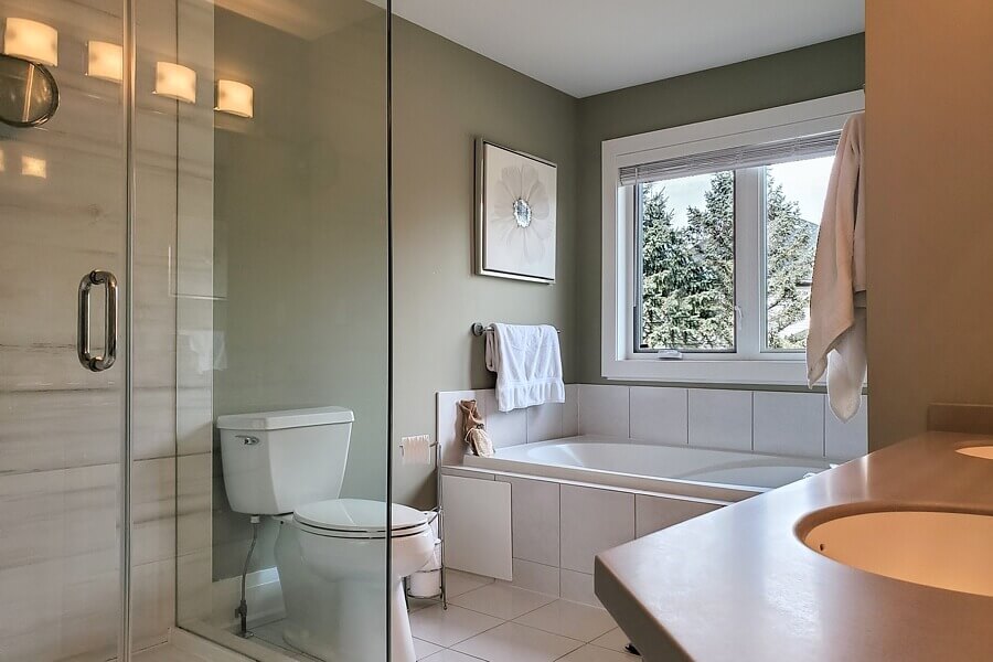Master bedroom ensuite