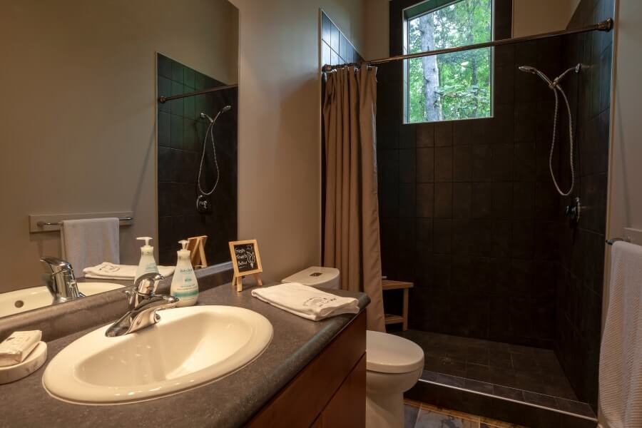 Full Bathroom #1